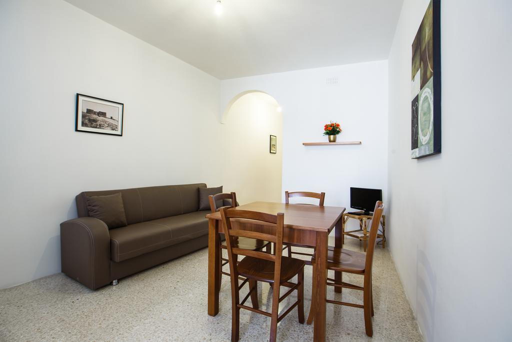 Dolphin Court Apartment Marsalforn Exterior photo