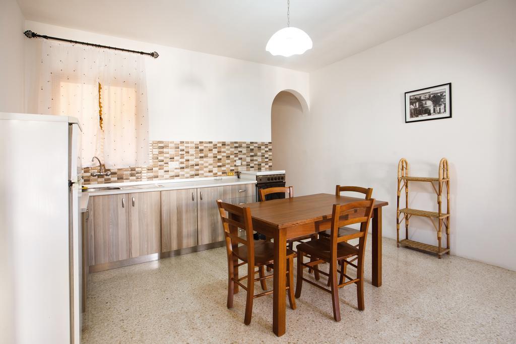 Dolphin Court Apartment Marsalforn Exterior photo