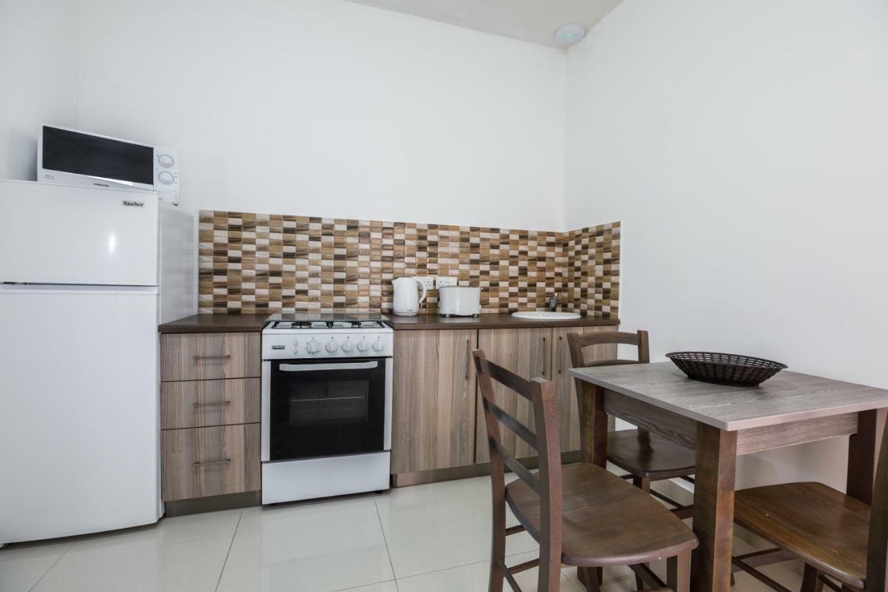 Dolphin Court Apartment Marsalforn Exterior photo