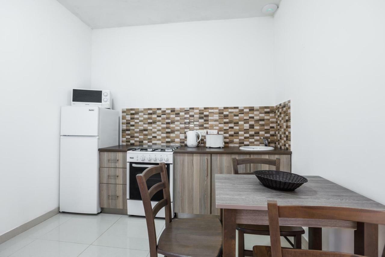 Dolphin Court Apartment Marsalforn Exterior photo